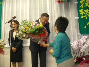 CIMG4540 再選を果たした松本みねお市長