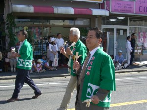 前原市議会（手前が私）