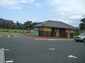 平原歴史公園内のトイレ