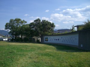 平原歴史公園広場