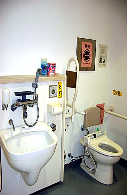 多目的トイレ2