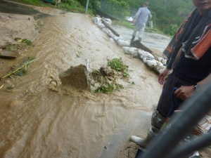 ゲリラ豪雨による濁流現場（平成２２年７月）