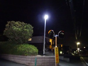 ＬＥＤ外灯が設置された交差点