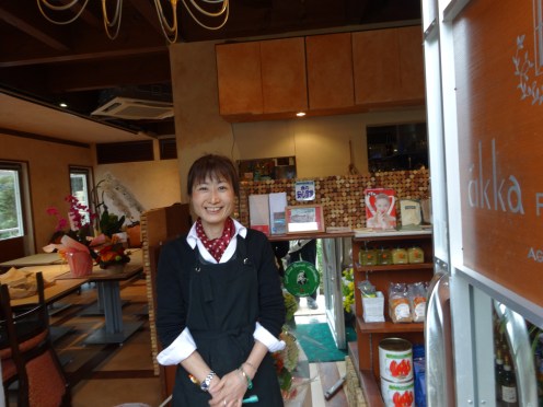 オーナーの奥様が笑顔でお迎えされます