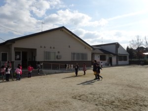 前原南（奥側）・前原南第２児童クラブ（手前側）