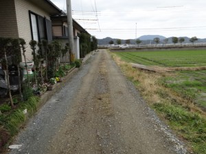 ぬかるむ里道（二丈深江）