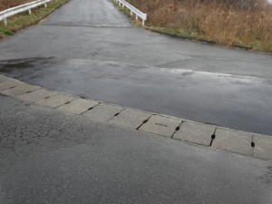 フラットになった市道(工事完了後)