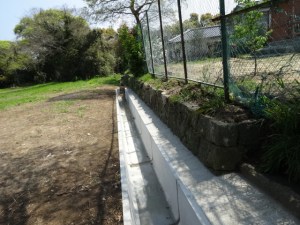 側溝が整備された(平成27年4月撮影)